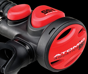 アトミックサブマリーン Amazon.com : Atomic B2 Regulator with Z2 Octopus (Yoke